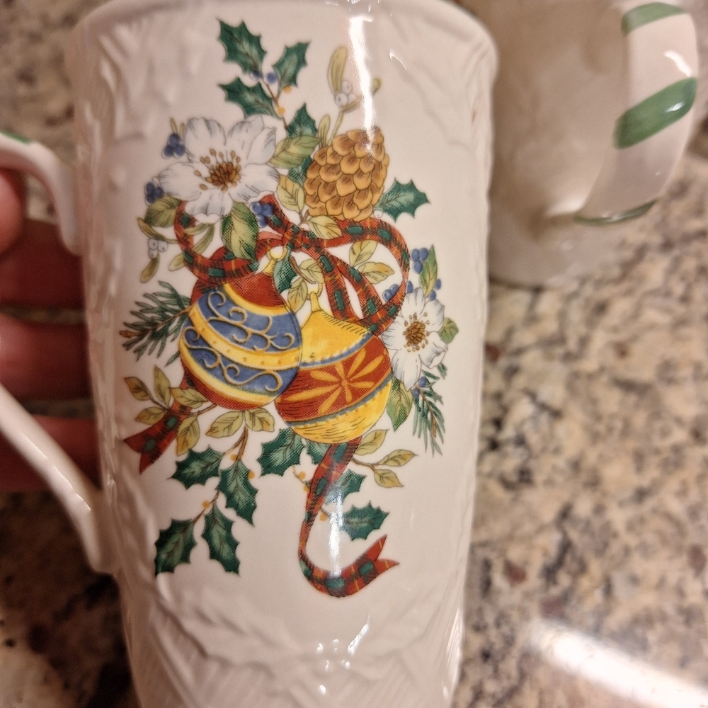 Vintage Mikasa Coffee Mugs~Festive Spirit~English Countryside~Tea Cups~Christmas - Picture 7 of 13